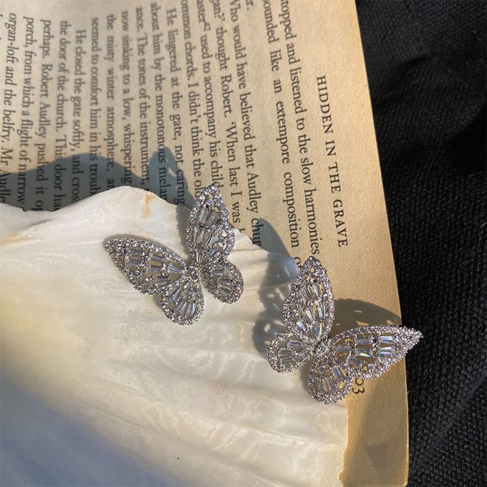 *18K White Gold Diamond Butterfly Stud Earrings - Picture 6 of 7